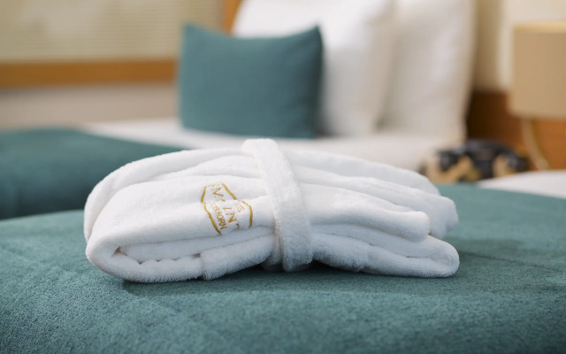 Momento Golden Horn Hotel