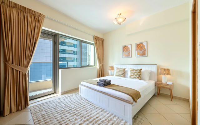 Marcopolo - Lavish 2BR next to Metro & Tram Apartments