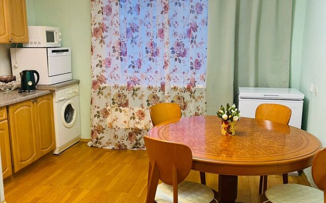 Blagorodnaya klassika v Tsentre Flat