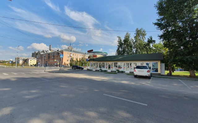 Prospekt Kalinina u ploschadi Oktyabrya flat