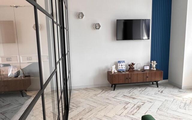 Skandinaviya Odnokomnatnaya Lyuksovaya S Vidom Na Gory Flat