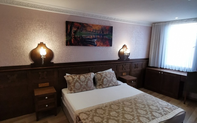 Perapolis Hotel