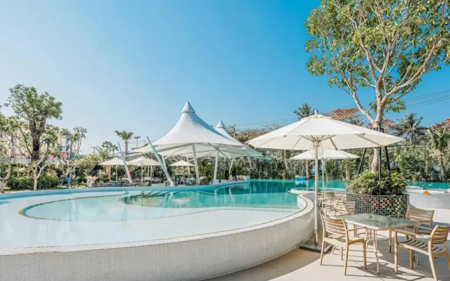 Copacabana Jomtien Beach Apartments
