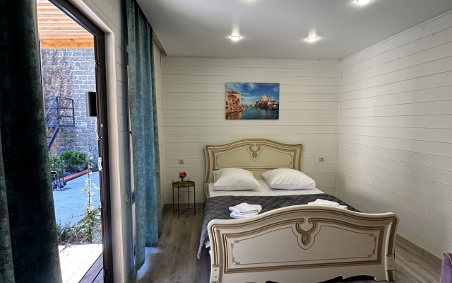 U Elviry Guest house