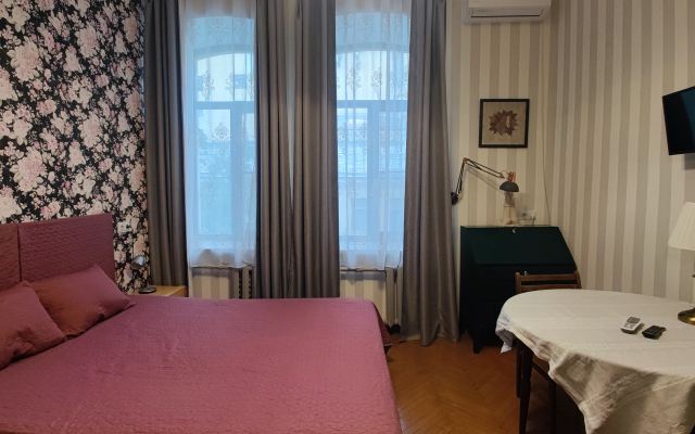 Prostornaya Uyutnaya v Tsentre Flat