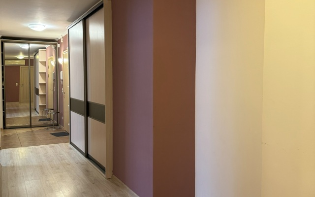 Apartamenty Trekhkomnatnaya Kvartira Na Sutki Ul. Chekhova 12 Apartments