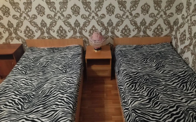 Апартаменты Домашний Очаг на Ул Артема 100