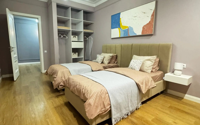 Квартира Трехкомнатная уютная с потрясающим видом на море