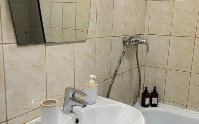 Апартаменты двухкомнатные Тишина и колокола у Ярославского кремля, мансарда (третий этаж)