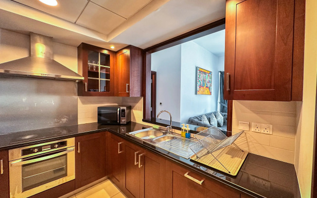 Апартаменты Vserve Spacious 1BR Majestic Burj Khalifa view