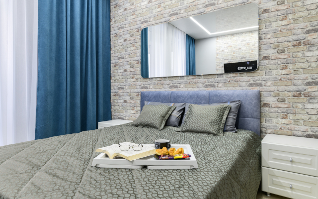V Artlayne Apartments