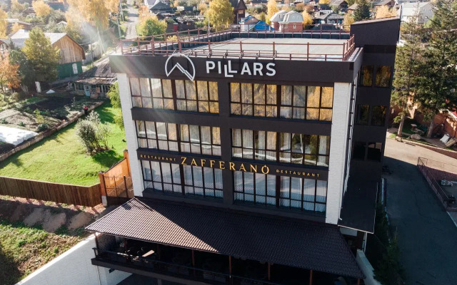 Pillars Hotel