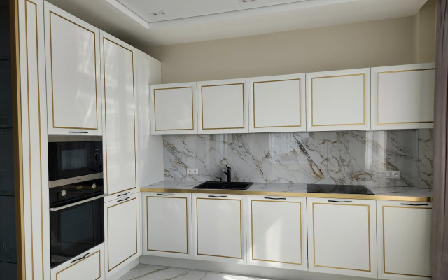 S Dizaynerskim Remontom Villa