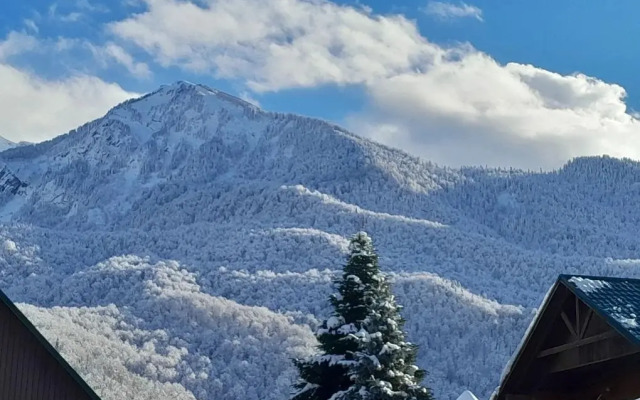 Отель Эльпида