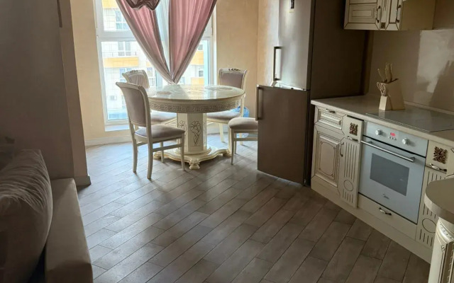 Апартаменты Квартира Красная 176 В ЖК Большой