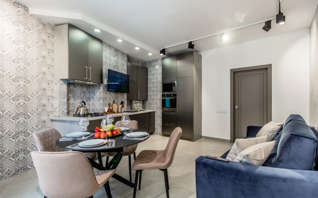 Sovremennaya Yevrodvushka V Tsentre Flat
