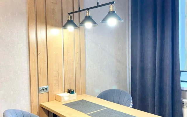 Квартира с видом на реку и высокими потолками