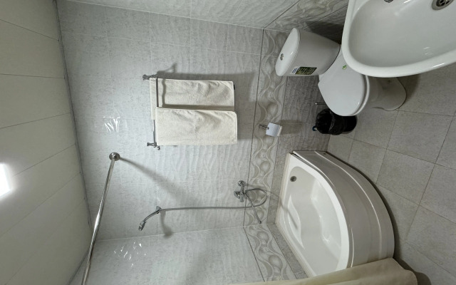 Shahram Plus Hotel