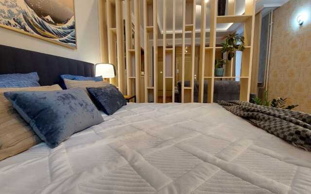 Семейные апартаменты в центре рядом с метро и набережной озера Кабан