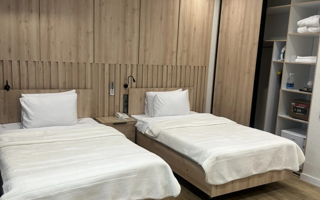 Golden Dragon Hotel & Spa