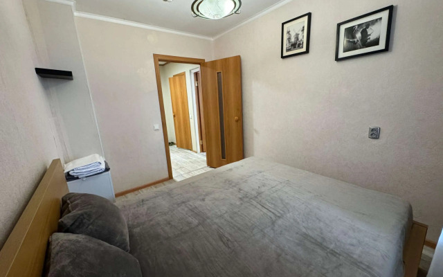 Na Internatsionalnoy 15 Flat