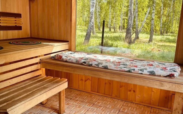 Shishki na Ulitse Plodorodnoy Private House