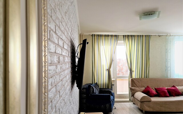 1komn 3khmestny Standart Neftyaniki Apartments!
