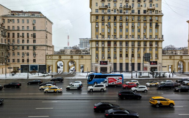 Na Kutuzovskom Prospekte Flat