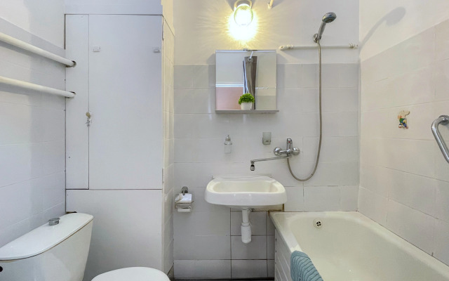 Квартира Welcome Home с Балконом у Метро Народное Ополчение