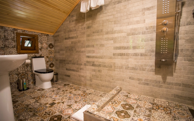 Dom V Lesu Guest House