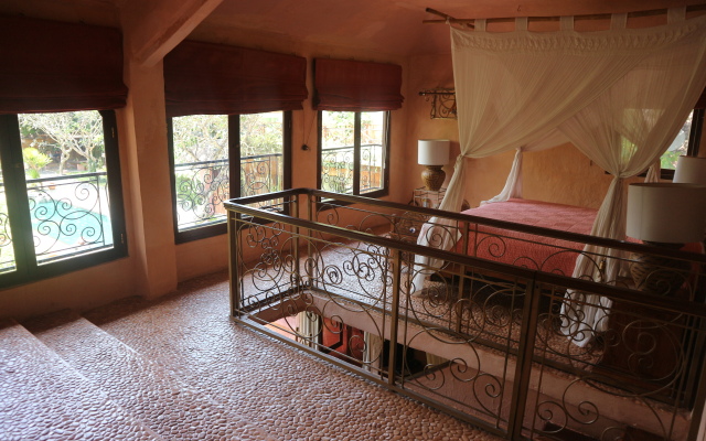La Taverna Suites Hotels