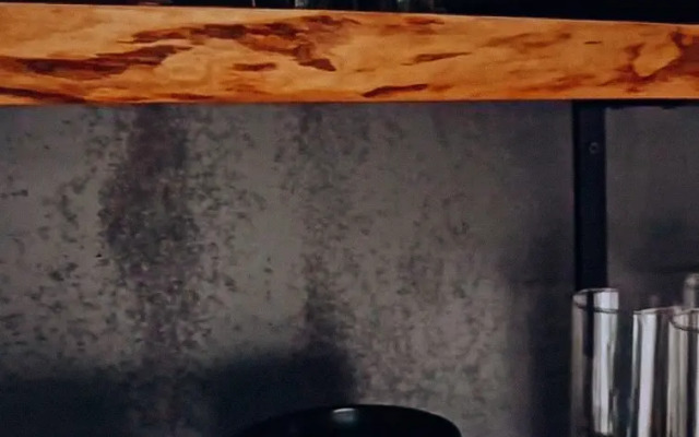 Шале А-фрейм с панорамным остеклением и террасой