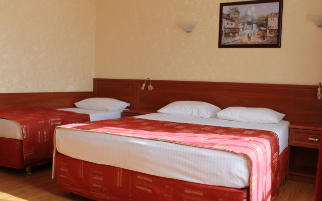 De Paris Guest House