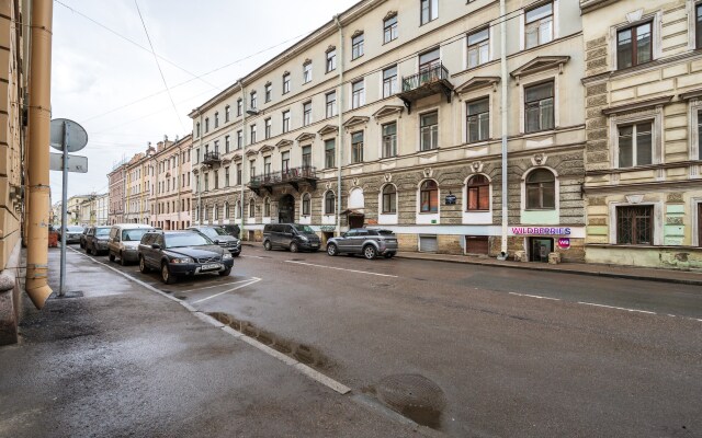 Квартира Трехкомнатная на Канале Грибоедова