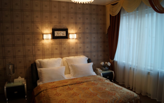 Renessans Hotel
