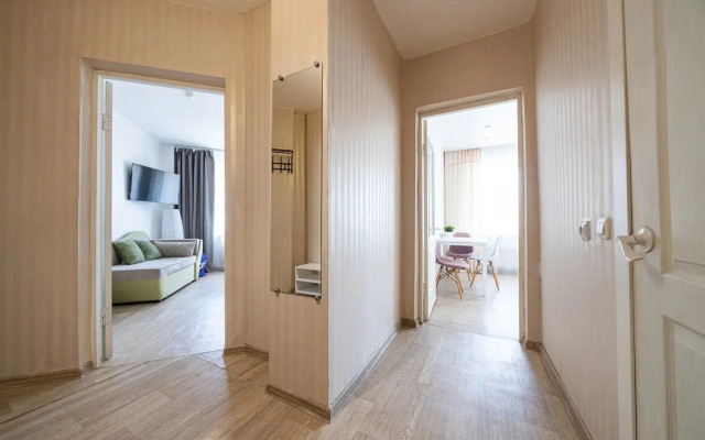 Chistyj Vzgljad na Alekseeva 23 rjadom s TRC Planeta Apartments