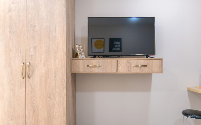 GG Home 1BR in Rainbow with Pool Flat