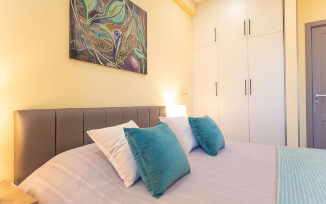 S Vidom na Reku i Gorod Apartments