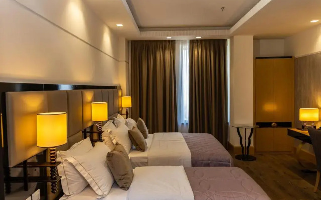 Golden Palace Hotel