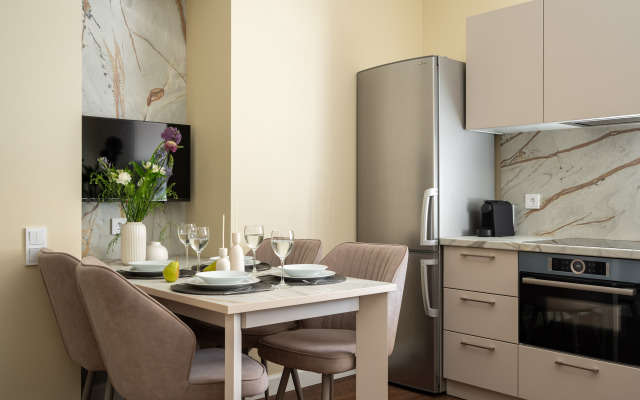 Апартаменты LetYourFlat King