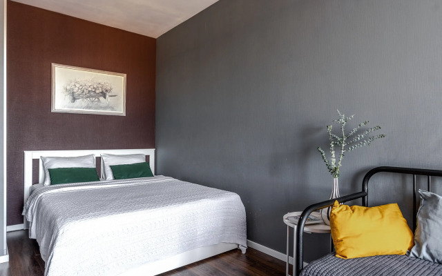 S balkonom i krasivym vidom u metro Apartments