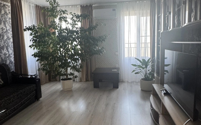 Квартира Уютная 2-х комнатная квартира с видом на Затон