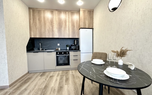 Evkalipt s Dizaynerskim Remontom v Sovremennom Rayone Apartments