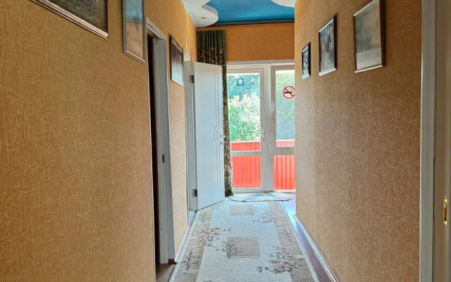 S Banej U Zvonnitsyi Monastyirya Privat House