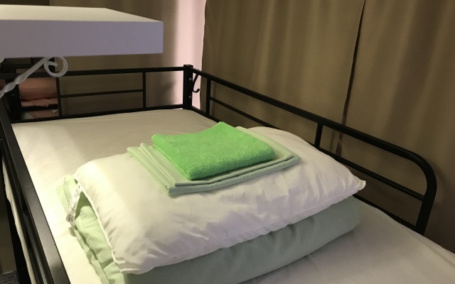 Zhenskie Apartamentyi Green Apple Istoricheskij Tsentr Ryibnaya Derevnya Hostel