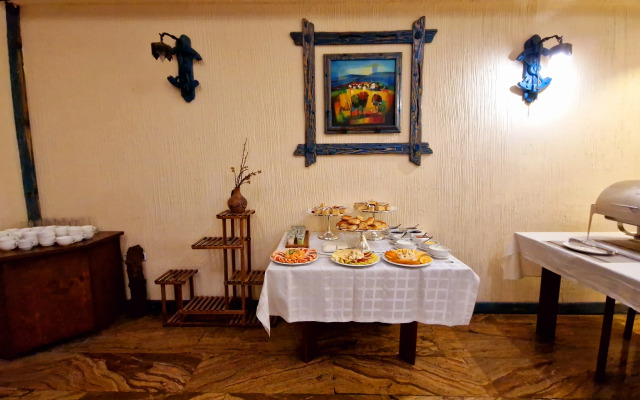 Ararat Hotel