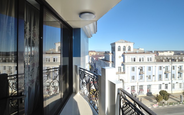 Royal Riz Hotel
