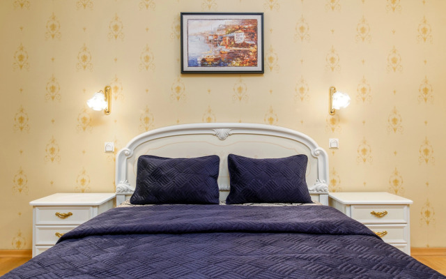 Апартаменты 3 спальни у Казанского собора 10 гостей