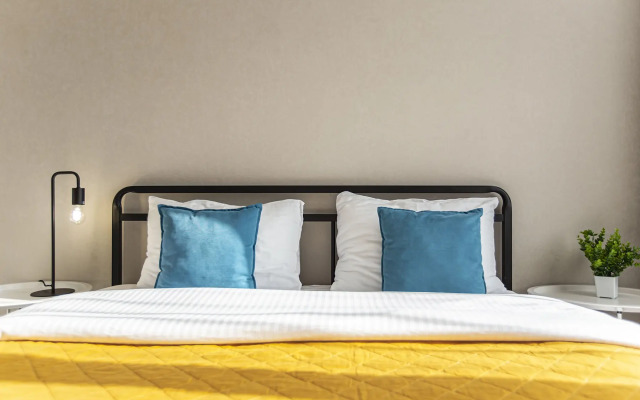 Апартаменты TopHouse на Брянской 18 двухкомнатные