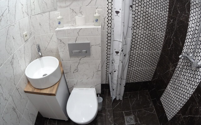 On-Day Na Chelyuskintsev 5-B Apartments
